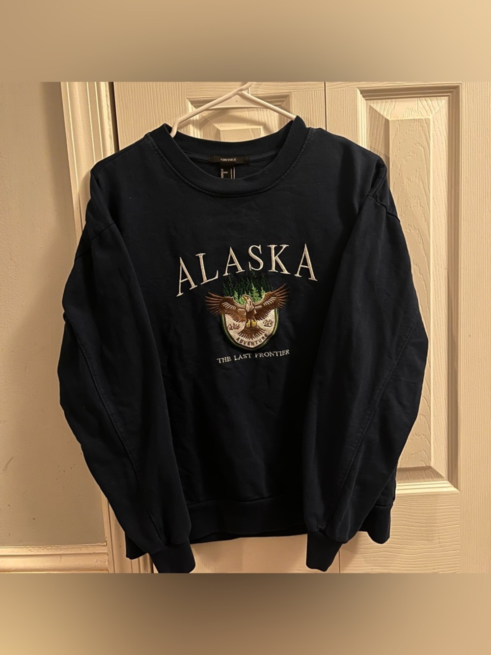 Forever 21 Navy Alaska Graphic Crewneck Sweatshirt